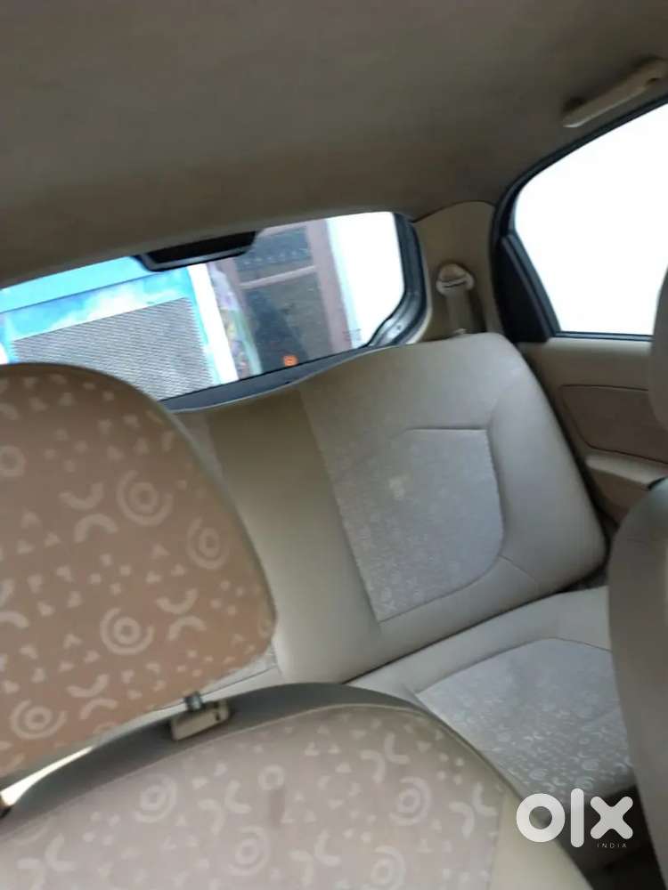 Gaadi Ek Dum Saaf Koi Dent Nhi Koi Problem Nhi