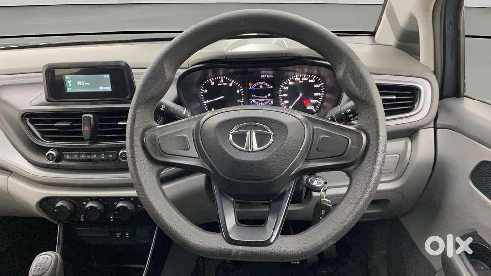 Tata Altroz 1.2 Xe, 2020, Petrol