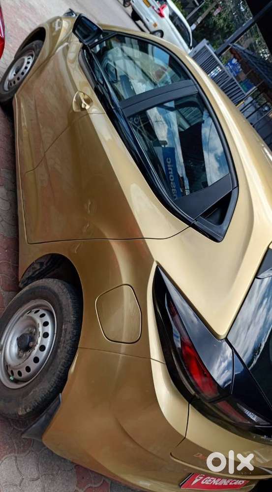 Tata Altroz 1.2 Xe, 2020, Petrol