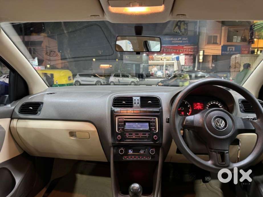 Volkswagen Vento Magnific 1.6 Comfortline, 2013, Petrol