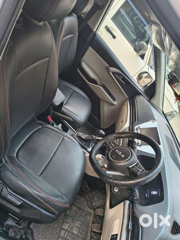 Kia Carens G1.5 6mt Gravity, 2024, Petrol