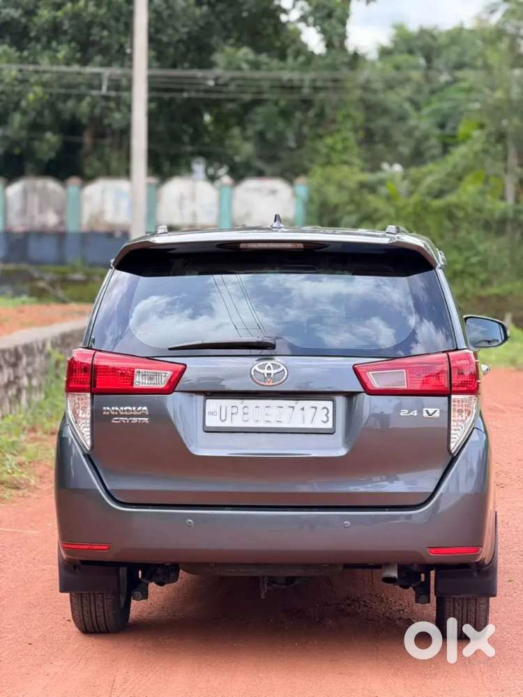 Toyota Innova Crysta 2019 Diesel 180000 Km Driven