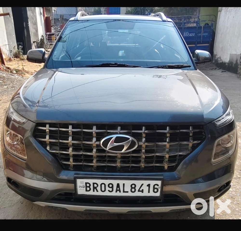 Hyundai Venue 2022 Petrol Well Maintained