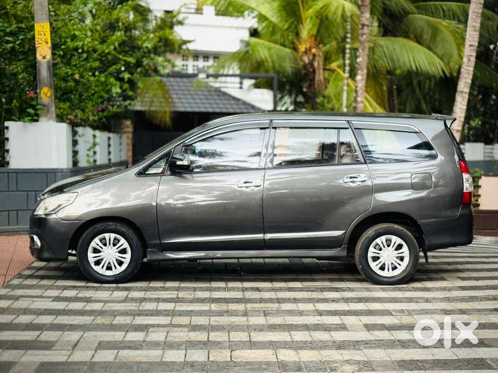 Toyota Innova 2.5 Gx 8 Str Bs-iii, 2015, Diesel