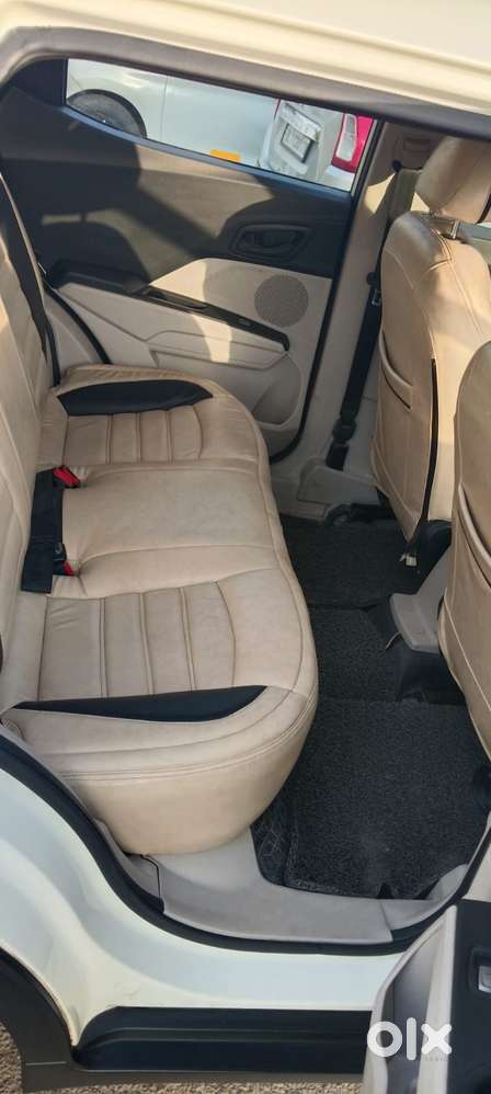 Mahindra Xuv300 W6, 2022, Petrol