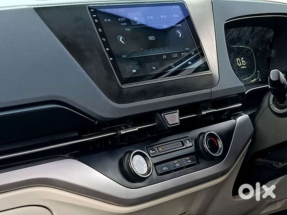 Kia Carens 1.5 Premium 7 Str, 2023, Petrol