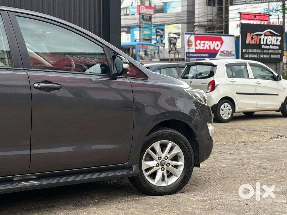 Toyota Innova Crysta 2.4 G Mt, 2016, Diesel