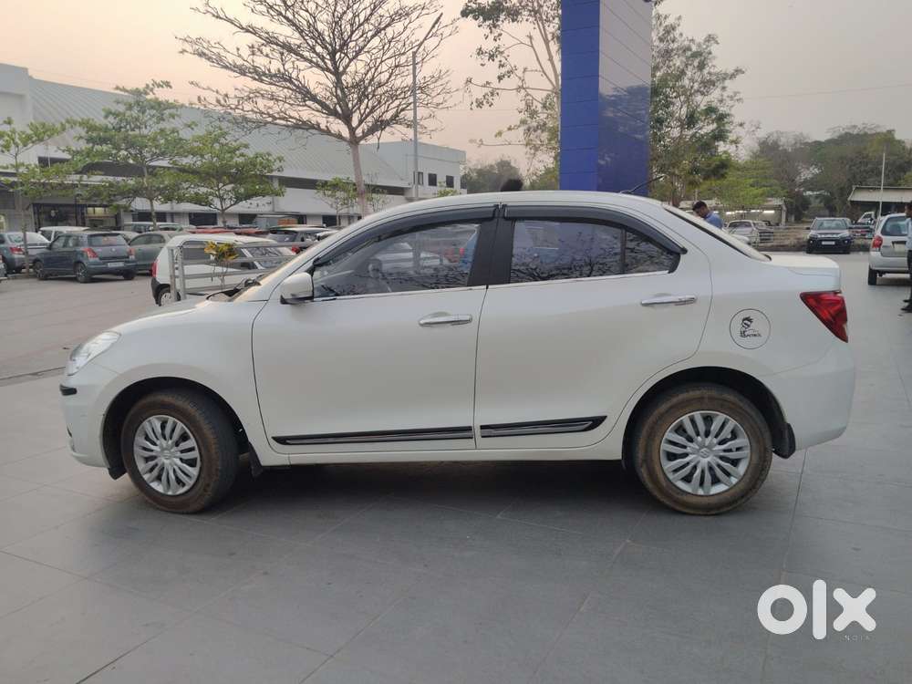 Maruti Suzuki Dzire Vxi Ags, 2022, Petrol