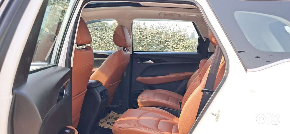 Mg Hector Plus 1.5 Sharp Turbo Cvt 6 Str, 2022, Petrol