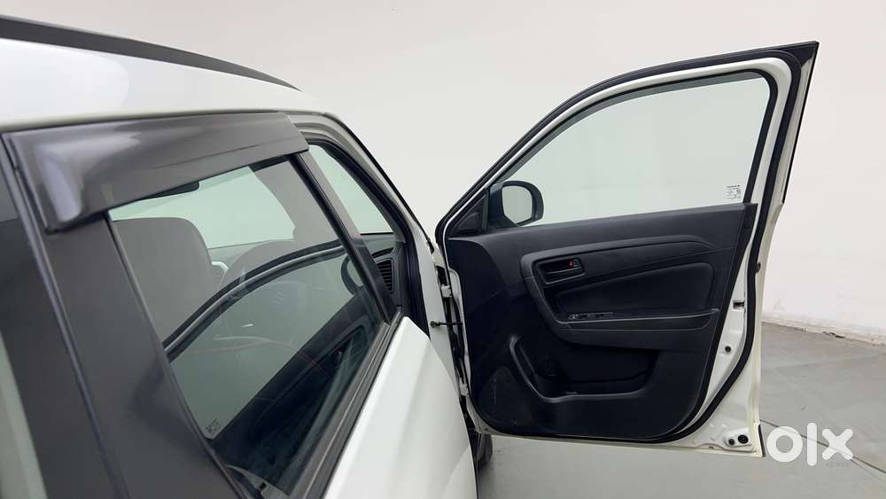 Maruti Suzuki Vitara Brezza 1.5 Vxi At, 2020, Petrol