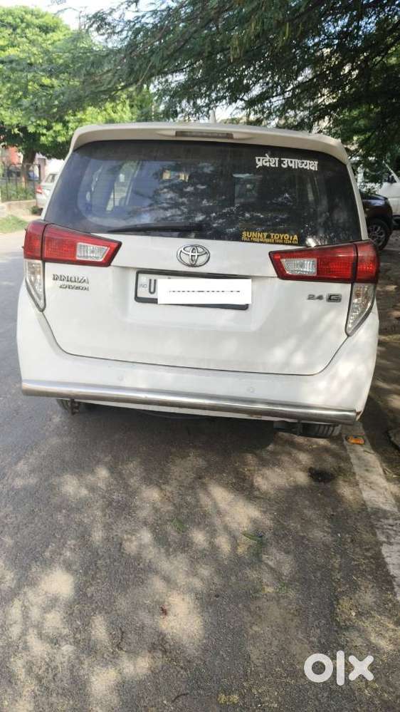 Toyota Innova Crysta 2.4 G Mt, 2016, Diesel