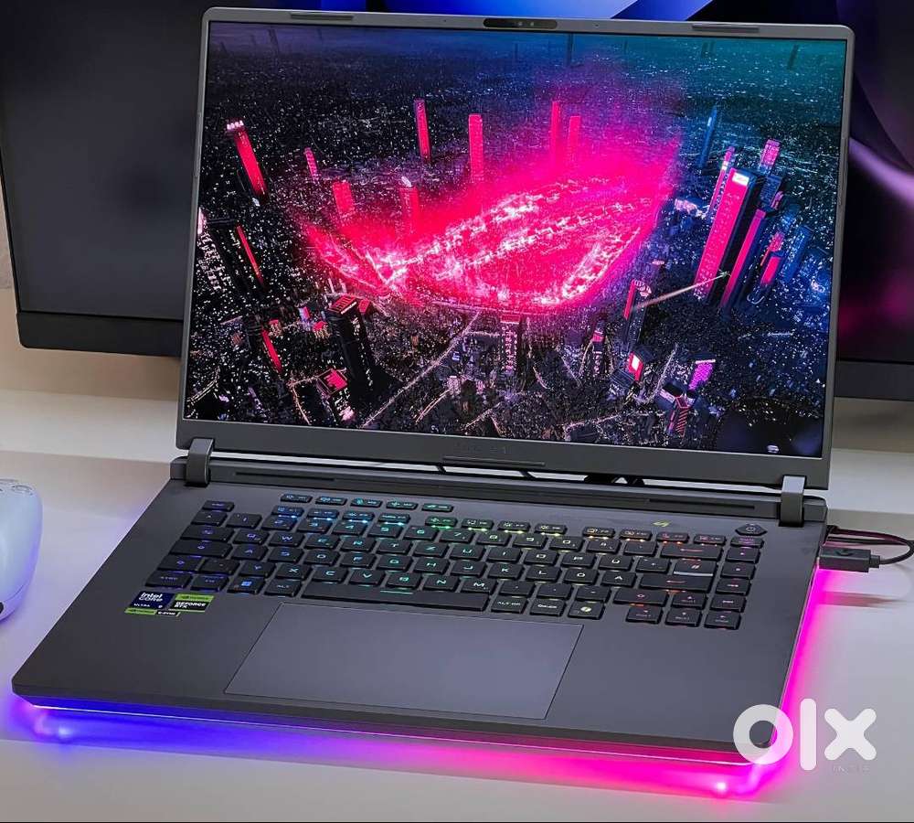 ROG Strix G16 275hx 32gb ram Nvidia 5080 16gb Gpu 1tb ssd 7 day old