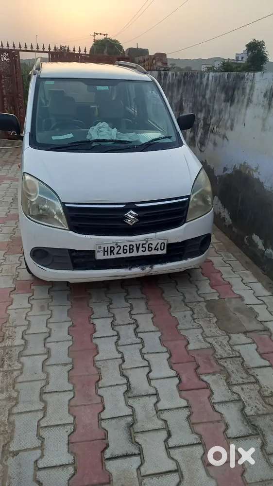 Center Locking , Brand New Tyre Front , Battery Under Warranty