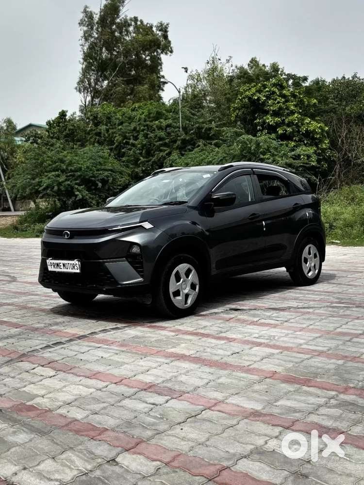Tata Nexon, 2025, Petrol