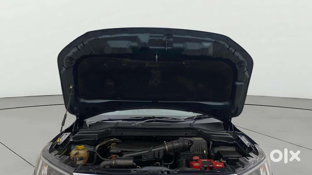 Mahindra Xuv300 1.2 W8 (o) Amt Petrol, 2022, Petrol