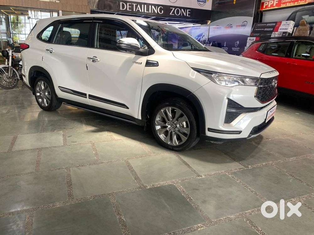 Toyota Innova Hycross 2.0 Zx Hybrid 7 Str, 2025, Petrol