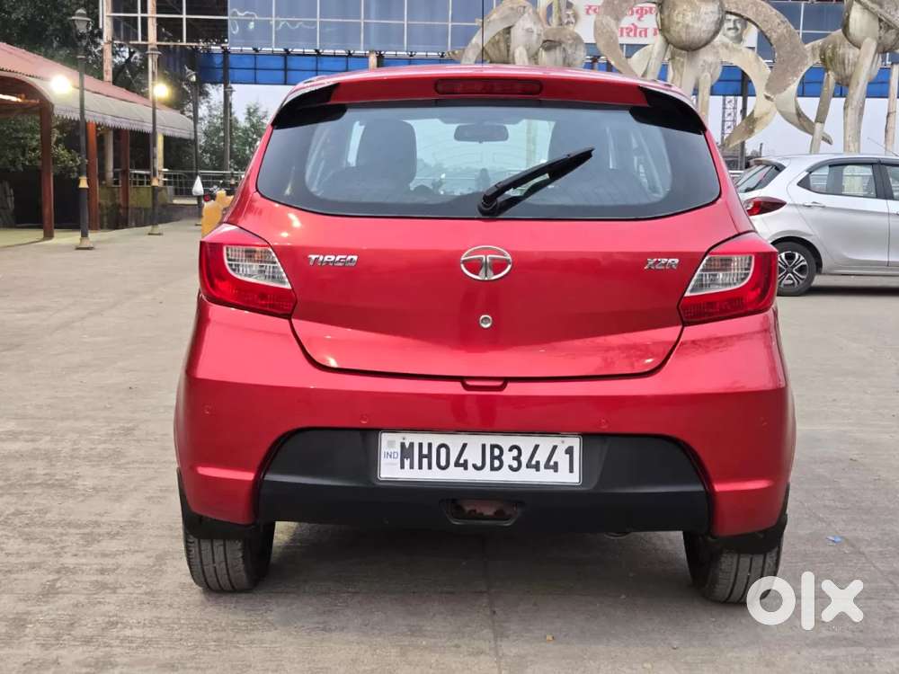 Tata Tiago Xza, 2017, Petrol