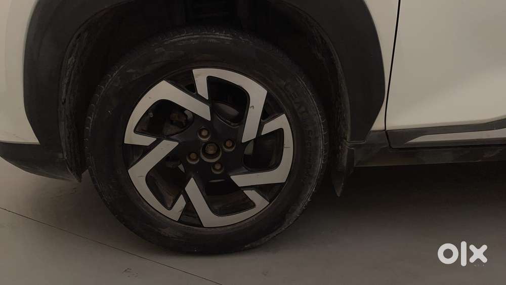 Nissan Magnite 1.0 Xv Premium Turbo Cvt (o), 2021, Petrol