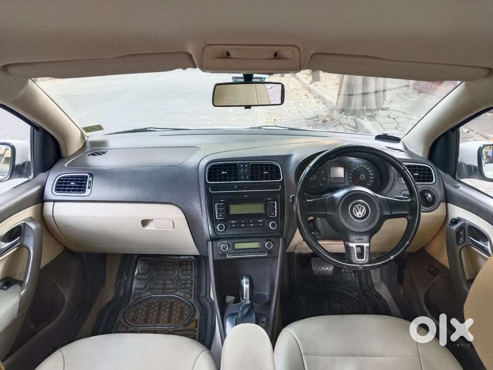 Volkswagen Vento 2010-2013 Petrol Highline, 2011, Petrol