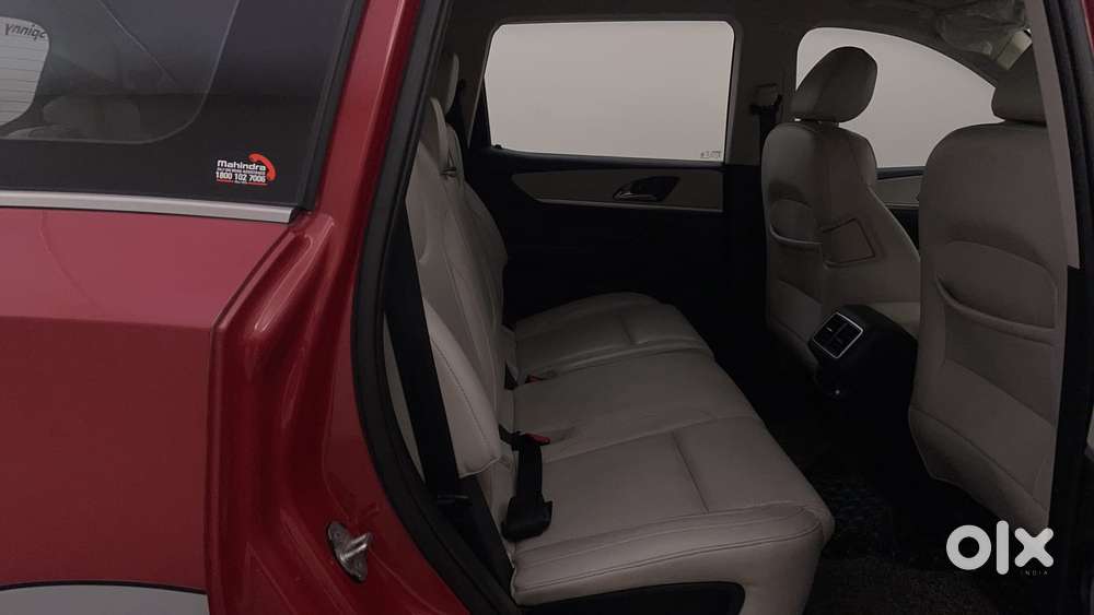 Mahindra Xuv700 2.0 Ax 7 Petrol At Luxury Pack Str, 2021, Petrol