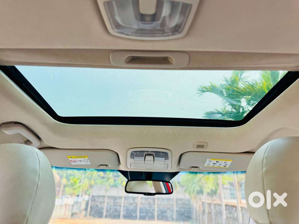 Mahindra Xuv300 1.2 W8 (o) Amt Petrol, 2022, Petrol