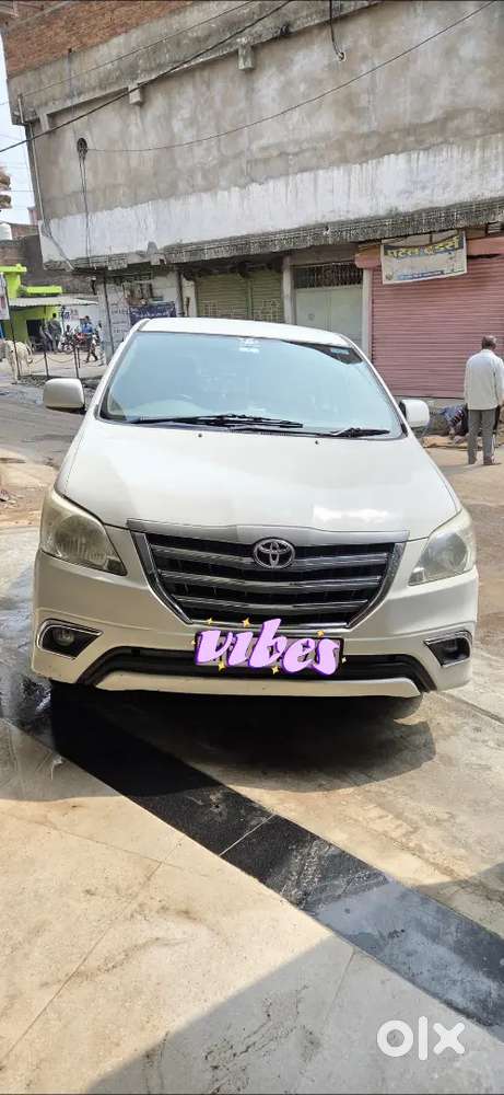 Toyota Innova 2014 Diesel 100000 Km Driven