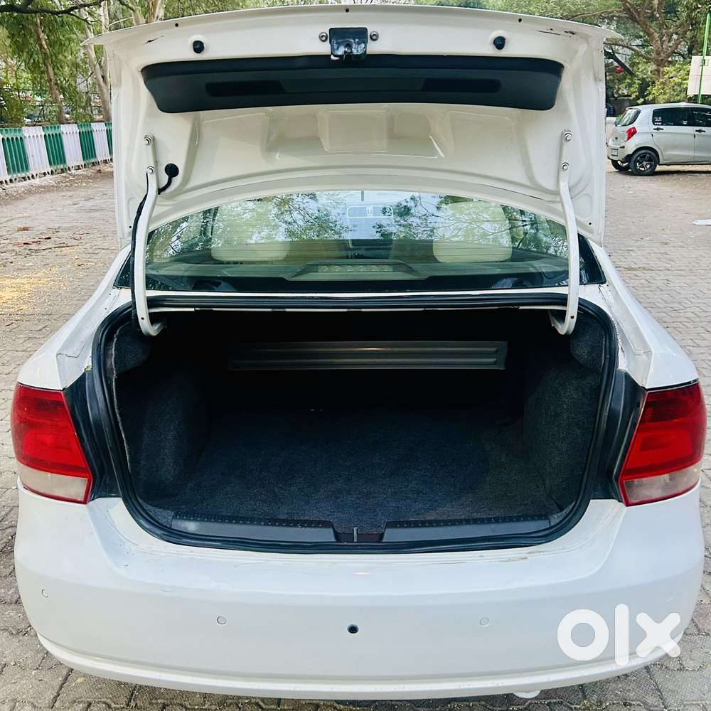 Volkswagen Vento 1.2 Tsi Highline Plus At, 2015, Petrol