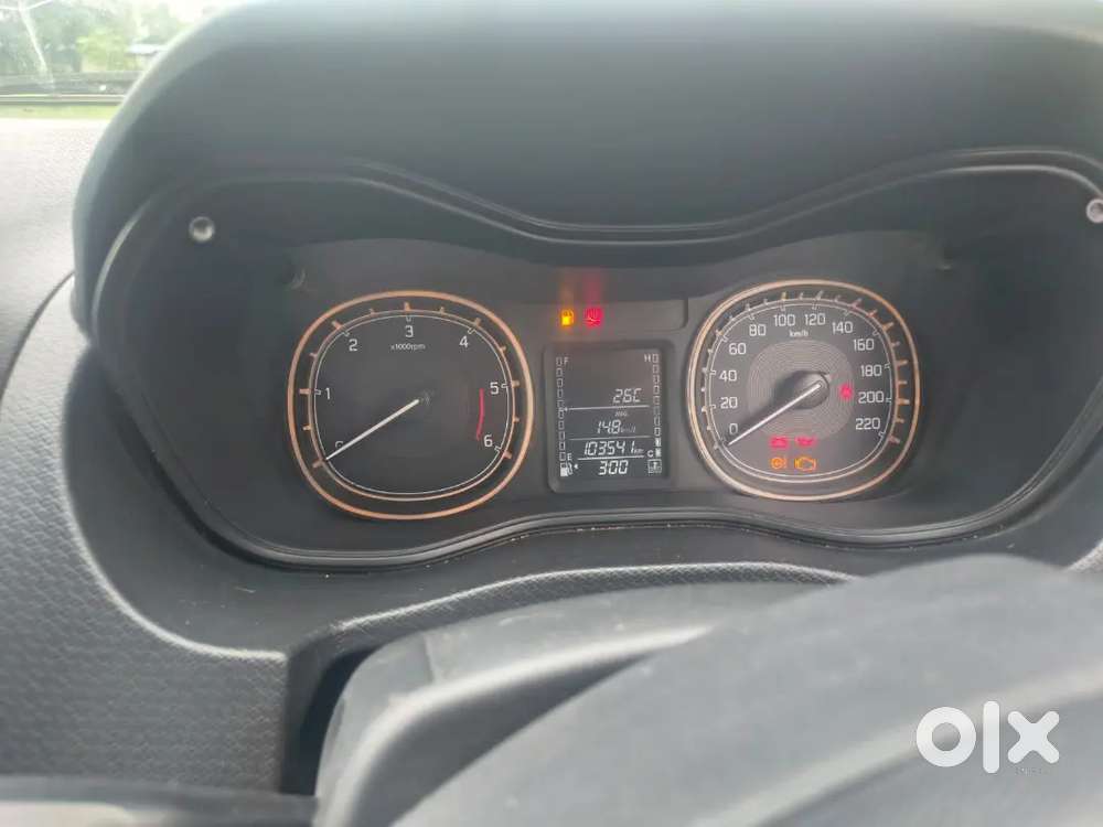Maruti Suzuki Brezza Zdi 2019//rear Tyre 60% Frant Tyre 85%
