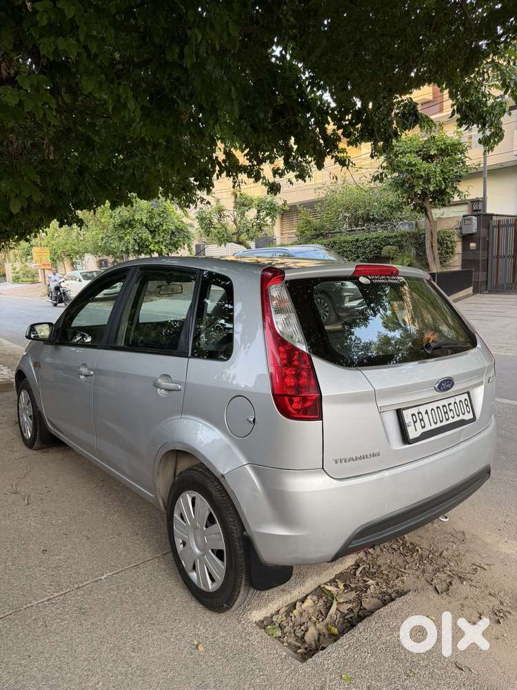 Ford Figo Petrol Titanium, 2011, Petrol