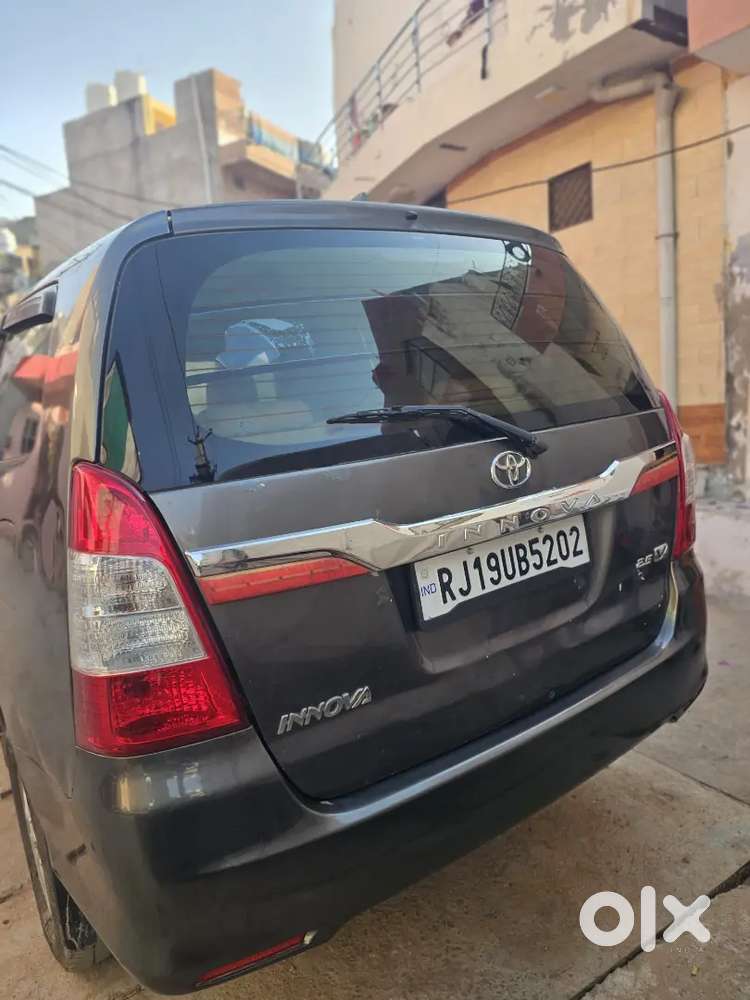 Toyota Innova 2012 दिसंबर महीने की Arjent Sell