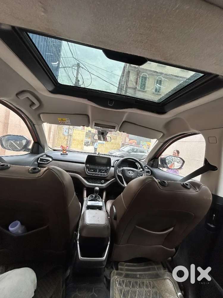 Tata Harrier 2019 Diesel 70577 Km Driven With Sunroof