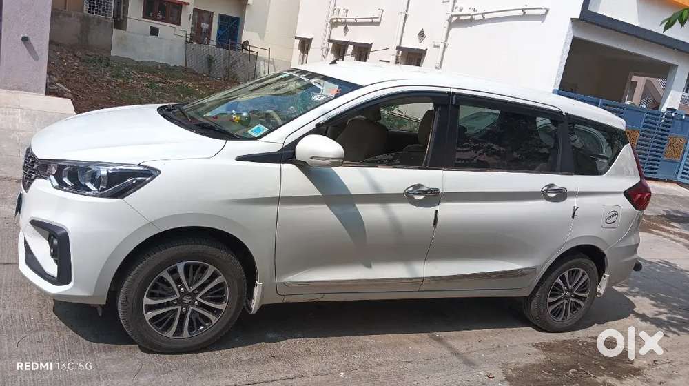 Car Good Condition Well Maintained, Show Room Services Very Low Km Dri