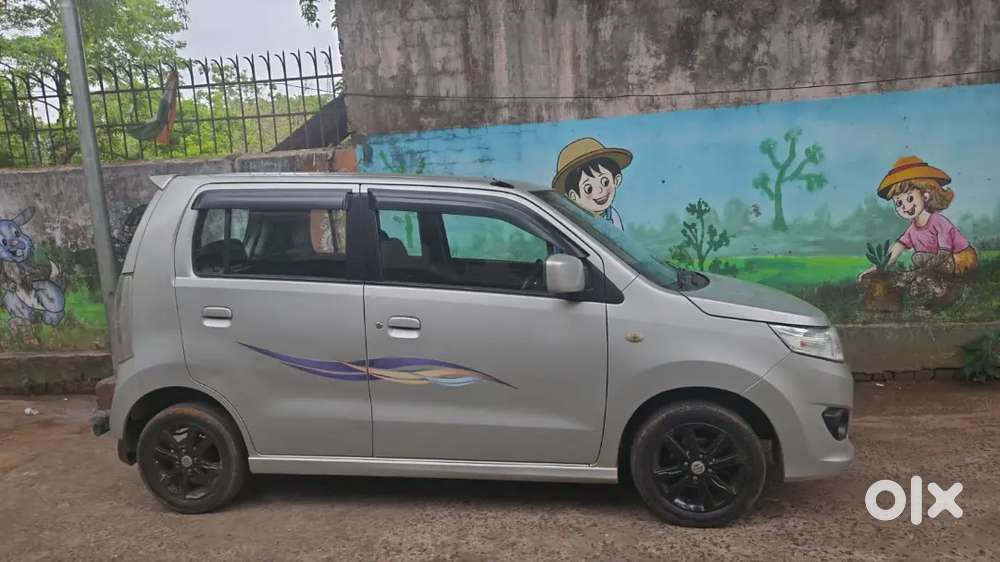 Maruti Suzuki Wagon R Stingray 2015 Petrol Well Maintained