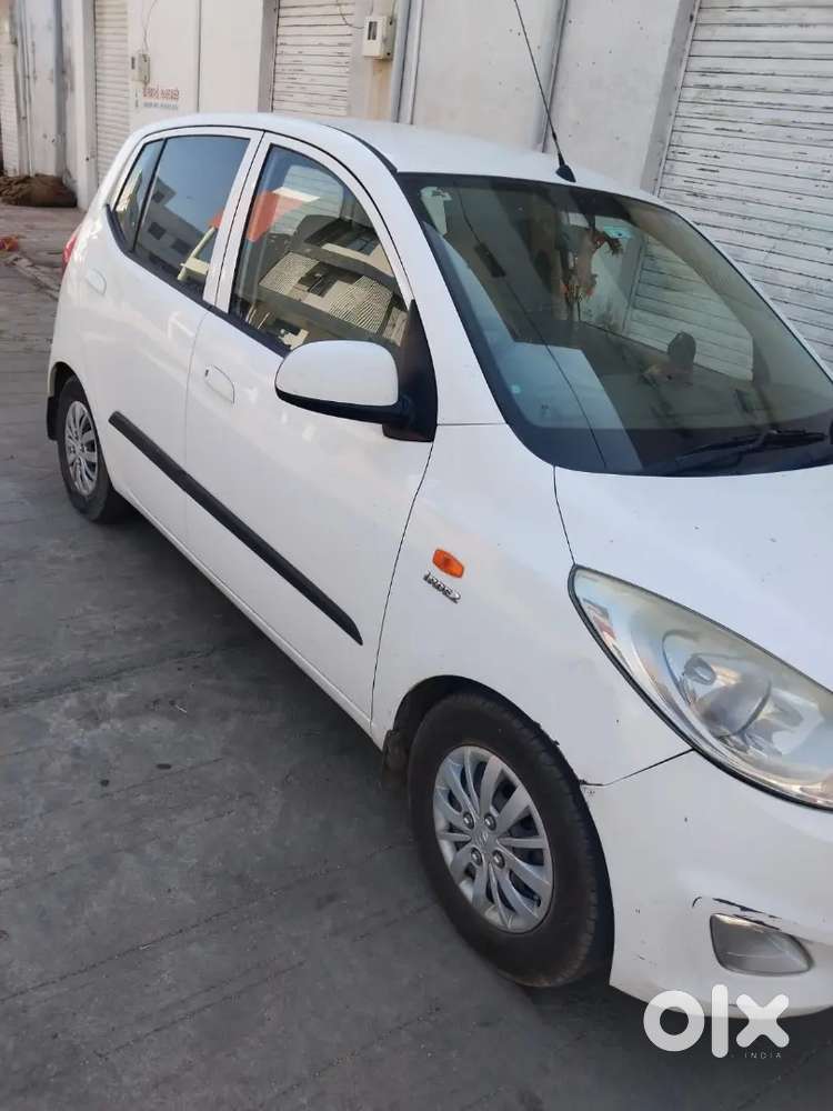 Hyundai I10 2015 Petrol+cng 90000 Km Driven