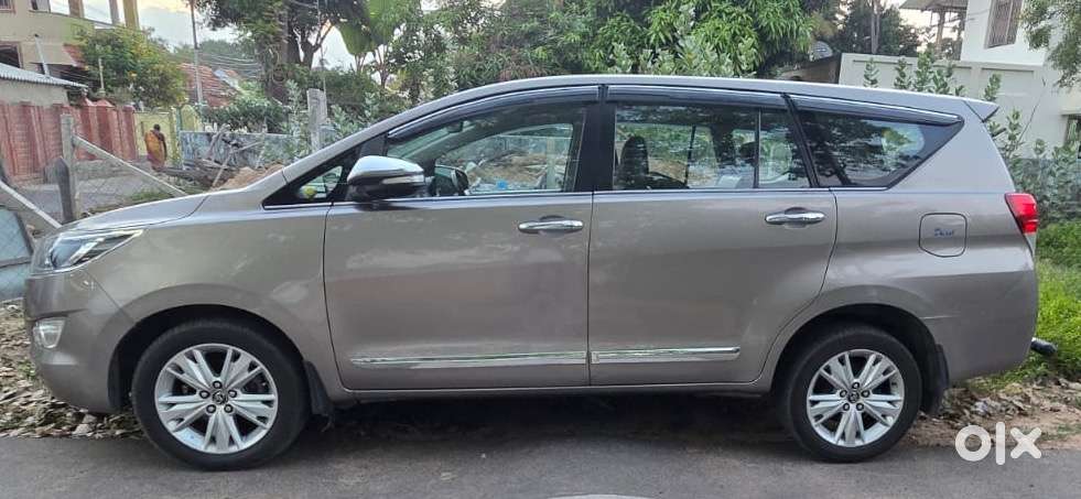 Toyota Innova Crysta 2017 Diesel Well Maintained