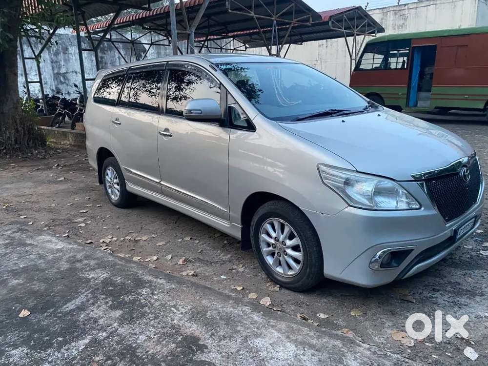 Toyota Innova 2014
