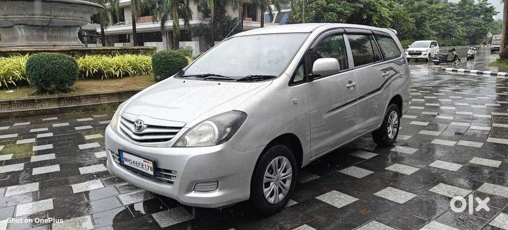 Toyota Innova 2009-2011 2.5 E 7 Str, 2010, Diesel
