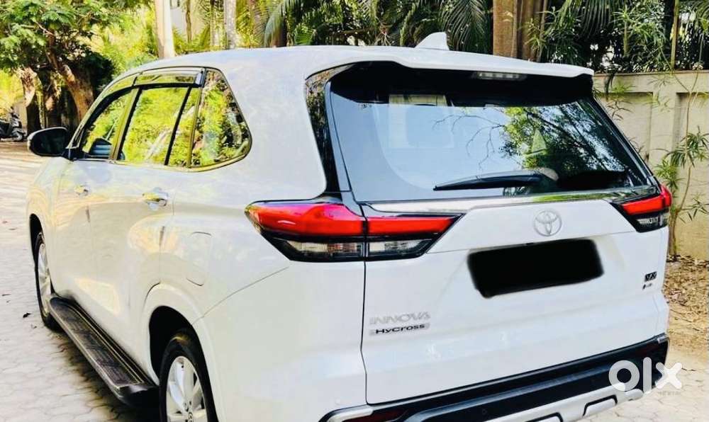 Toyota Innova Hycross 2.0 Vx (o) Hybrid 8 Str, 2023, Electric