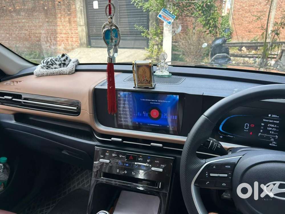 Hyundai Alcazar 2025 Petrol Well Maintained