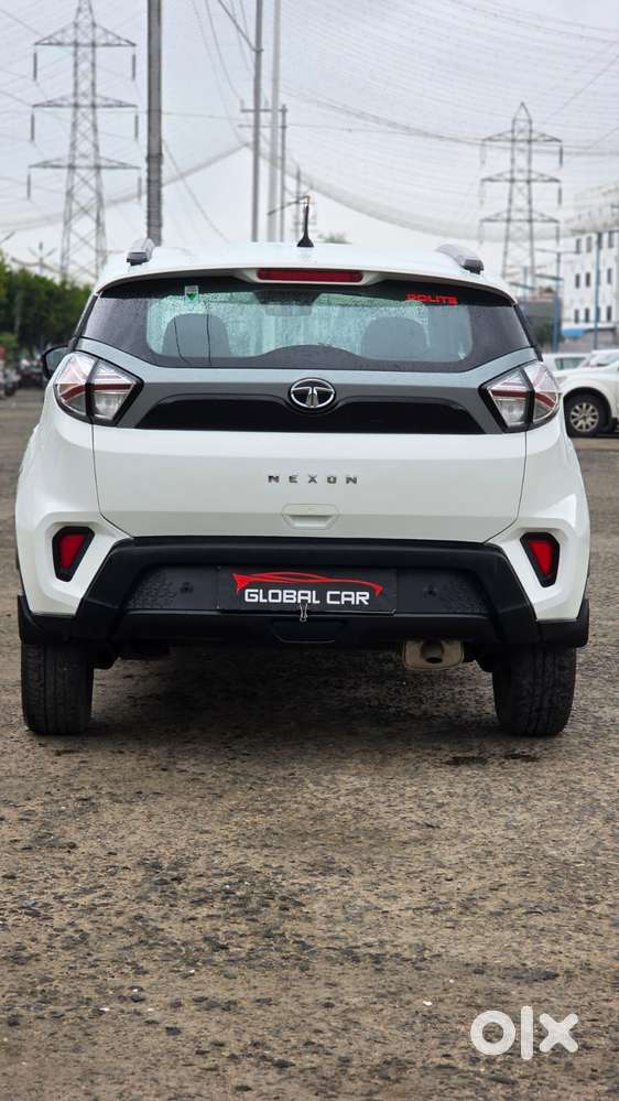 Tata Nexon, 2022, Petrol