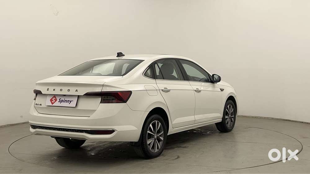 Skoda Slavia Style 1.0l Tsi Mt, 2023, Petrol