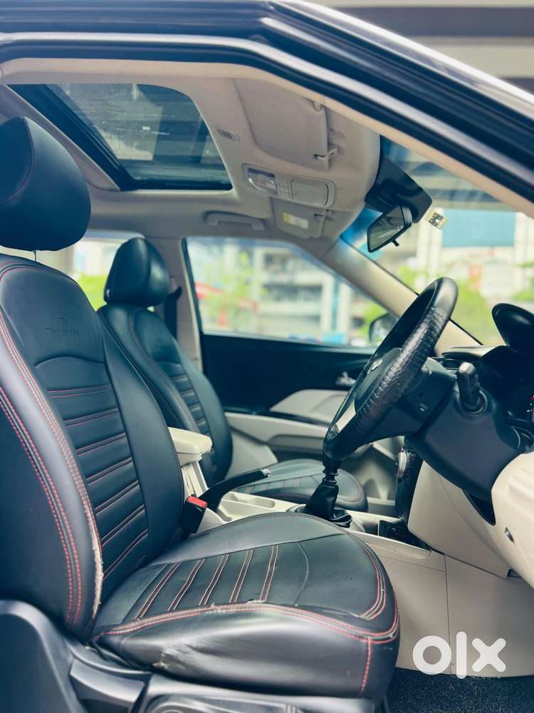 Mahindra Xuv300 W8 Diesel, 2022, Diesel