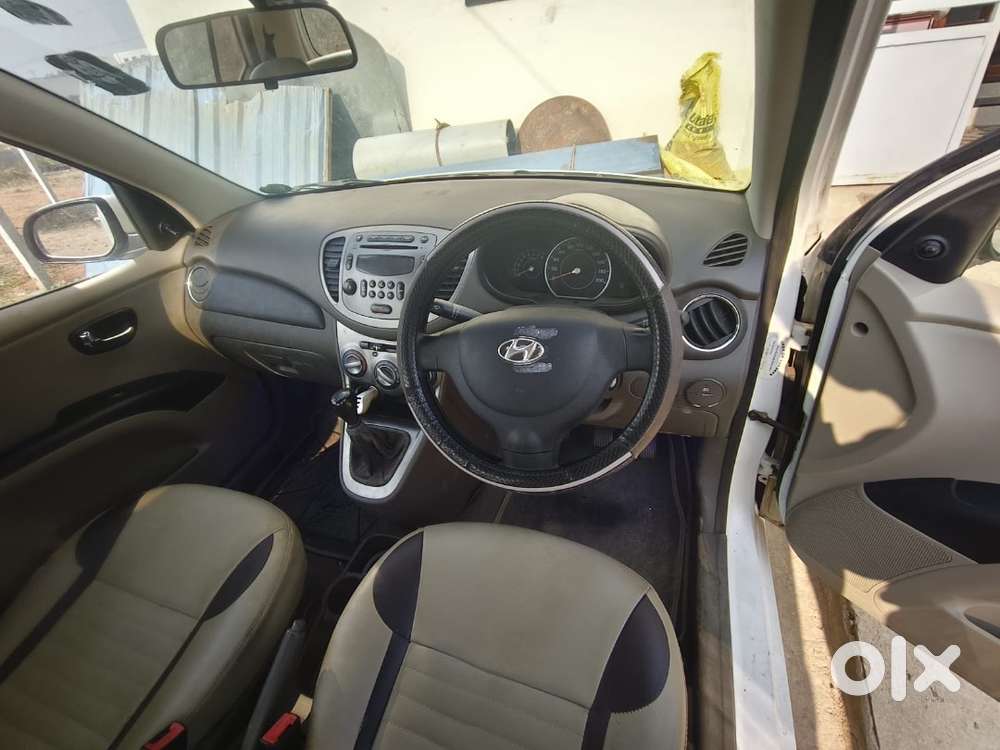 Well-maintained Hyundai I10 Sportz (2014) – Single Family Owned