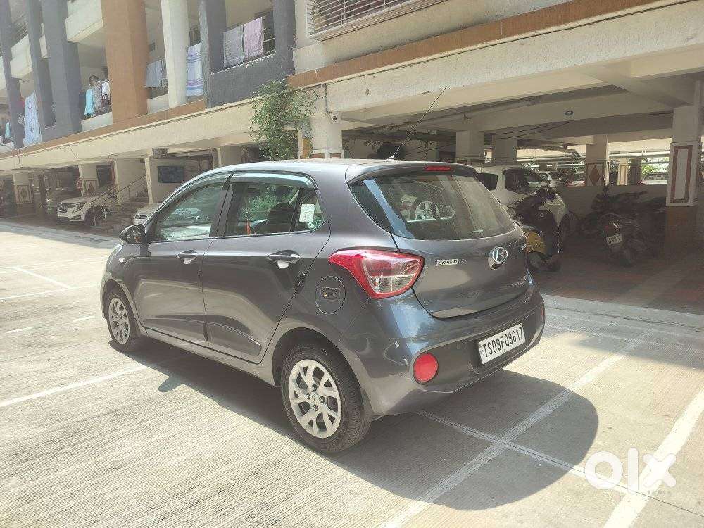 Hyundai Grand I10 Sportz, 2016, Petrol
