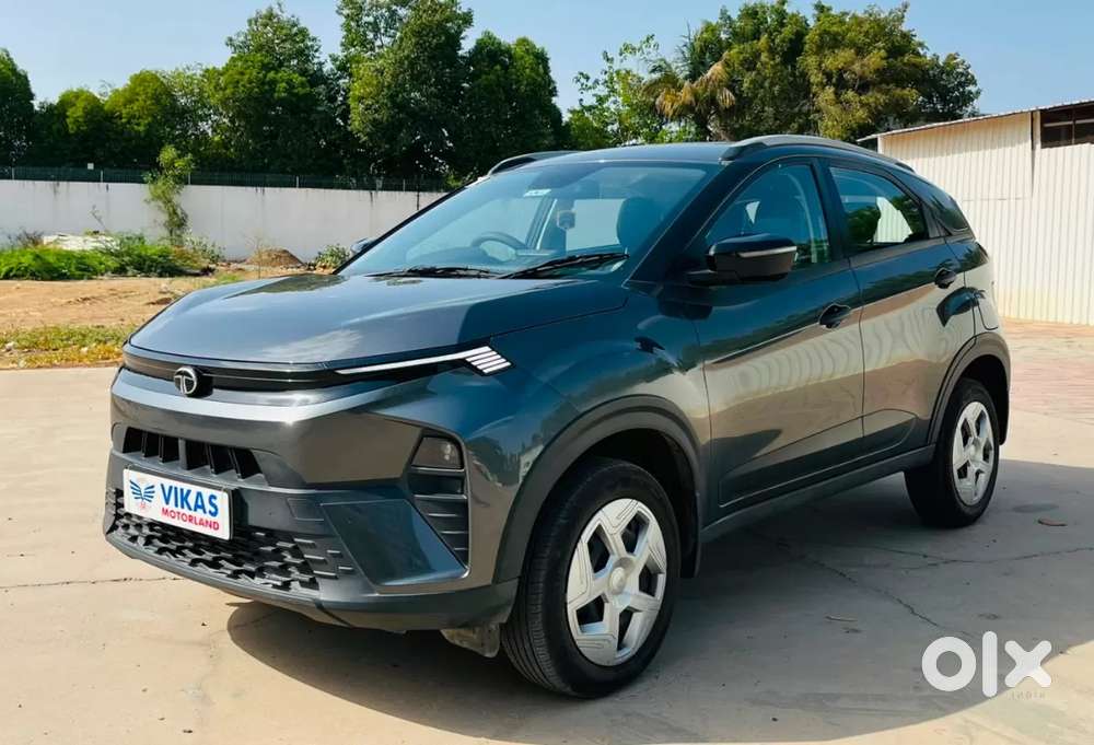Tata Nexon Pure (s) 1.2 Petrol 6amt, 2024, Petrol