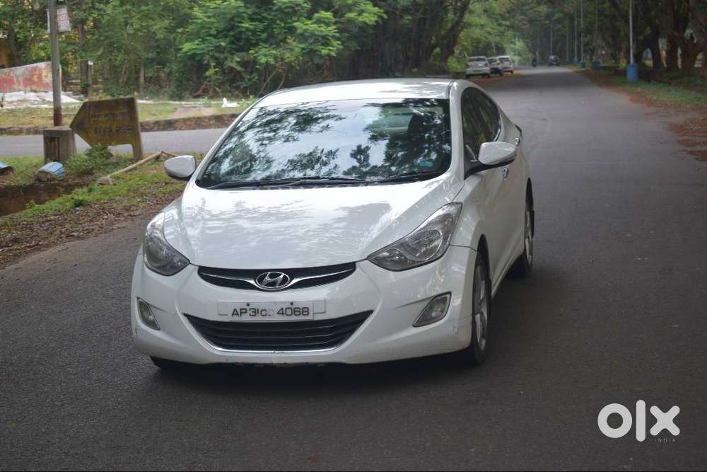 Excellent Condition Hyundai Elantra Diesel White 2013 Model Autogear