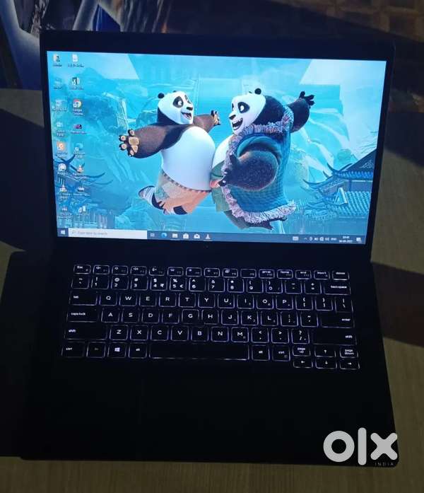 Dell i5-8th  touch screen gen processor Laptop fresh condition