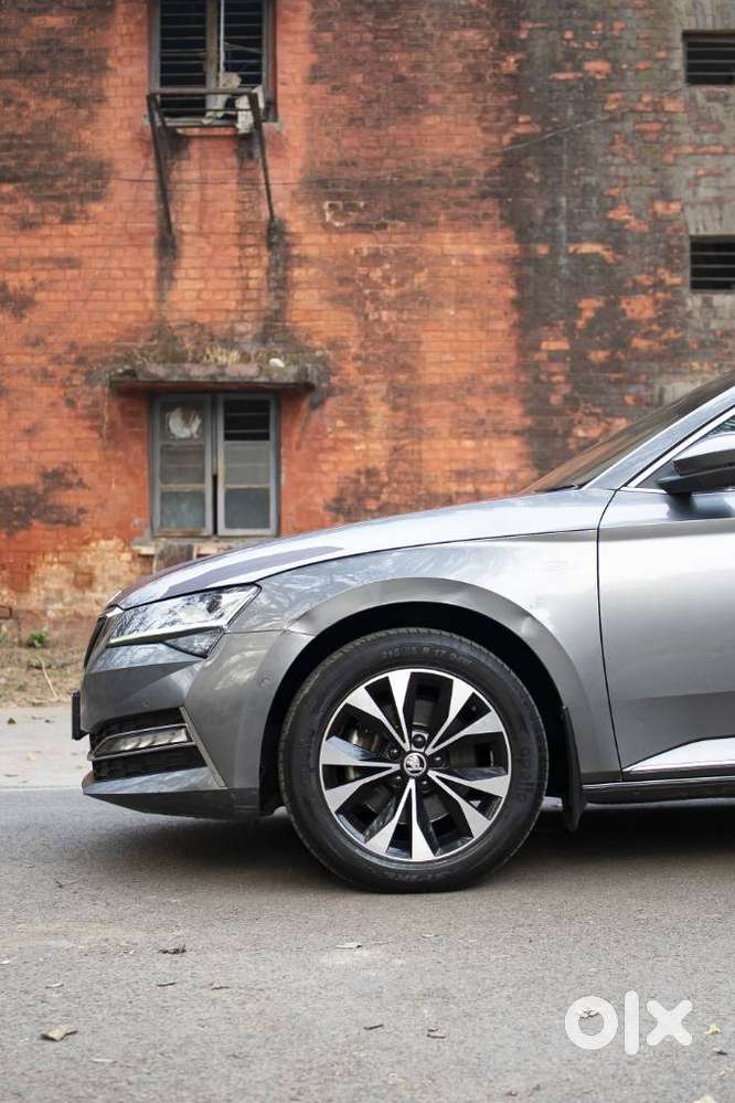 Skoda Superb Laurin And Klement 1.8, 2023, Petrol