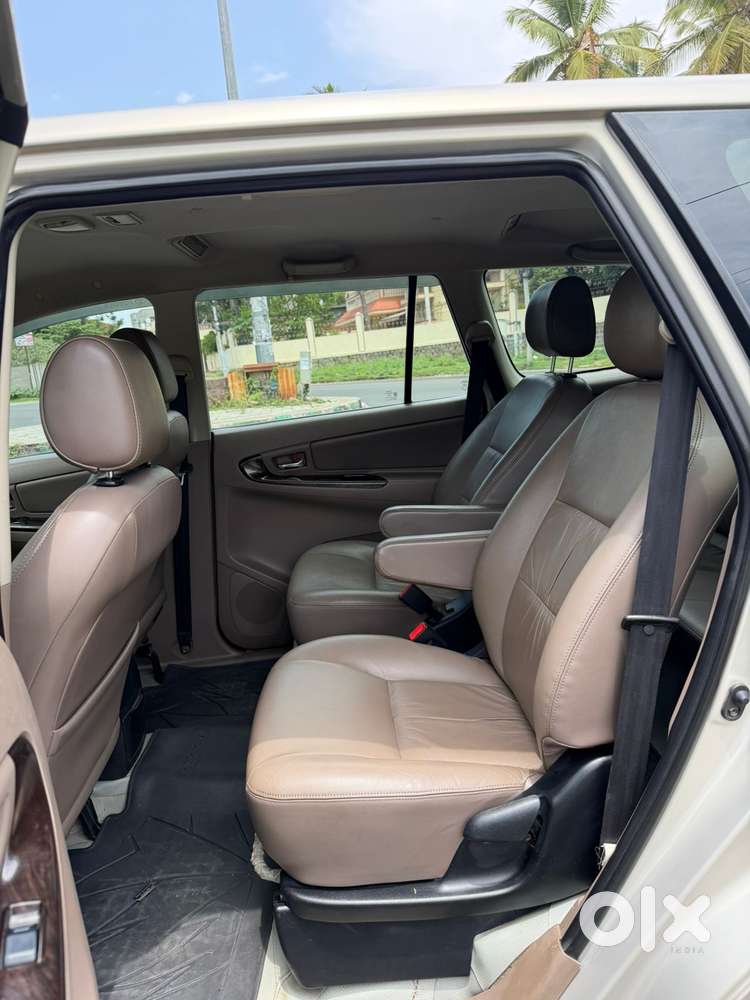 Toyota Innova 2.5 Z Diesel 7 Seater, 2015, Diesel