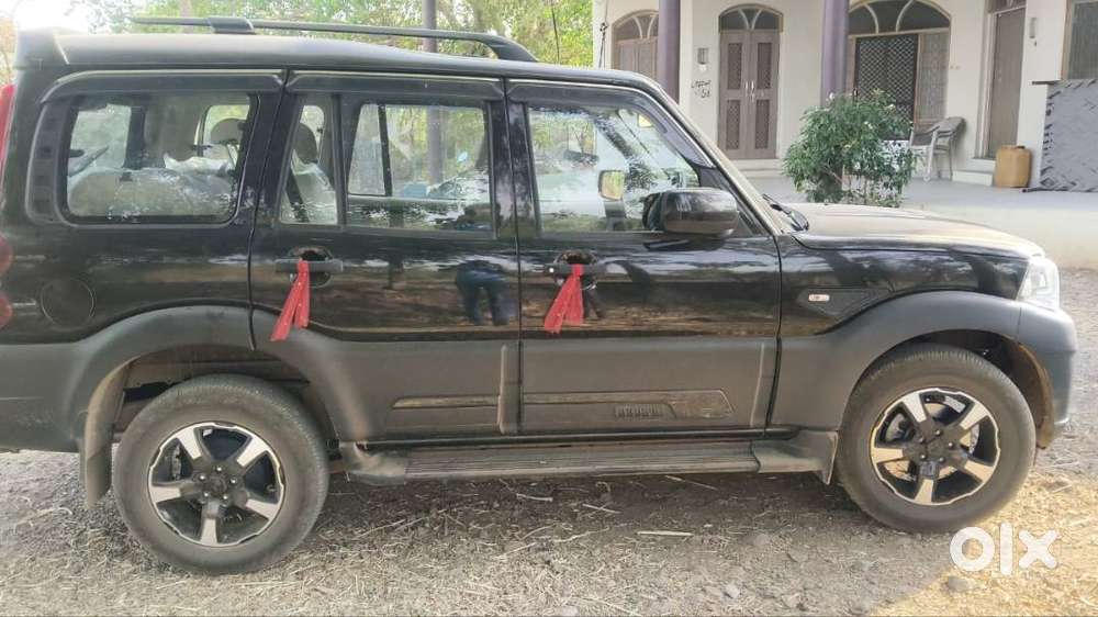Mahindra Scorpio Mt 2025